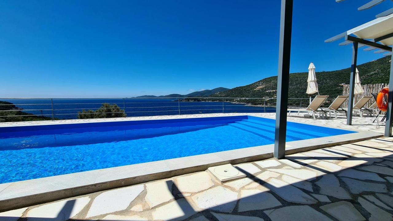 Amousso Bay Villas Marantochori Exterior photo